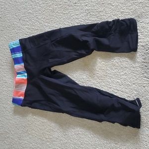 Girls Ivivva (lululemon) brand cropped capri tights